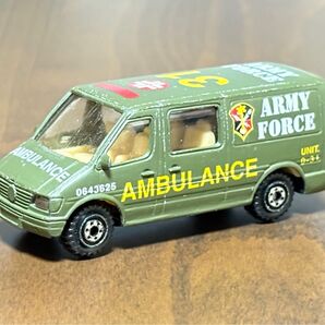 メルセデス ベンツ スプリンター 軍用車 救急車 陸軍 ミニカー トミカ サイズ チープミニカー 自衛隊 当時物 ARMY