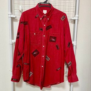 カールヘルムのレッドデニムシャツ 総柄パッチワークデザイン