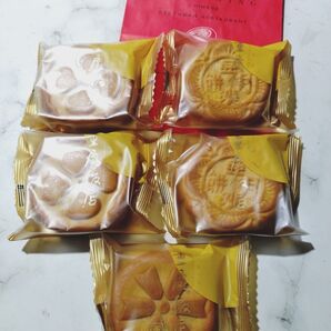 重慶飯店 豆沙月餅2個・桃仁月餅 2個・栗子月餅1個 3種類食べ比べセット