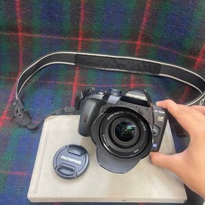 オリンパス デジタル一眼レフカメラ OLYMPUS E-520 デジタルカメラ 充電器付き レンズ付き