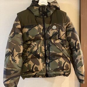 モンクレール 迷彩柄 ダウンジャケット