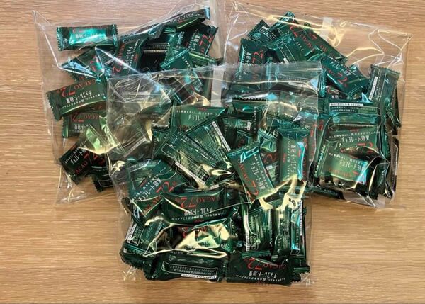 明治 チョコレート効果 カカオ72% 47枚×3袋 141枚