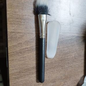 M.A.C メイクブラシ