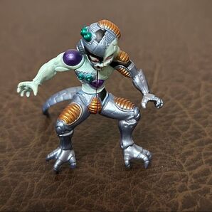 バンダイ ドラゴンボールZ デスクトップフィギュアコレクション メカフリーザ(名刺立て)