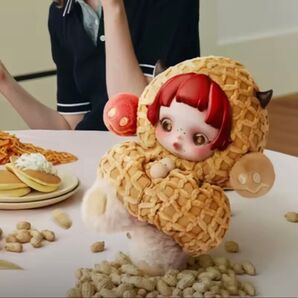 新品 POP MART SKULLPANDA You Found Me!シリーズ ぬいぐるみペンダント Pranky Peanut
