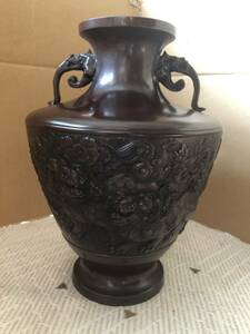  dragon . ear . copper made vase, dragon . work, both sides side . flower . lion ., decoration ., flower vase 