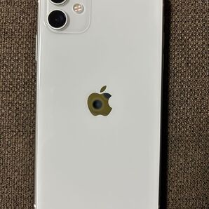 美品 iPhone11 64GB バッテリー79%(昨日まで使用してました)NTTドコモ購入品