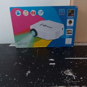 プロジェクター