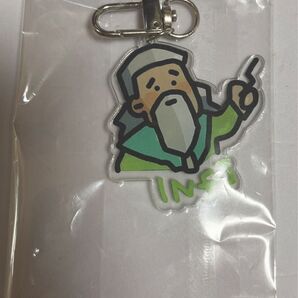 MBTI性格診断テストの結果である**INFJ(提唱者)**のキャラクターが描かれたアクリルキーホルダー