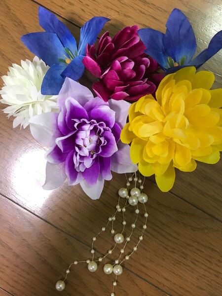 お花髪飾り!パールシャワー付き!!