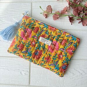 ふかふかぺたんこポーチ ハンドメイドポーチ マルチポーチ イエロー フリンジ付
