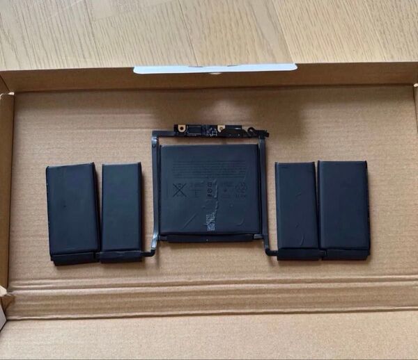 純正品 バッテリー Macbook pro A2251 A1989