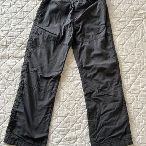 着用回数少なめ 美品キッズ130ジャージ長ズボンカジュアルパンツストレートパンツ ブラック黒ズボン小学生通学にも!ユニクロ好きに