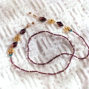 ワインレッド&ゴールドのメガネチェーン(約70cm)《ハンドメイド》