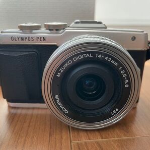 OLYMPUS PEN E-PL7ミラーレス一眼カメラ レンズ2本付き