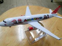 エア・アジア_AMAZING_A320（airasia）01／ 模型飛行機(ダイキャスト製)、旅客機_画像1