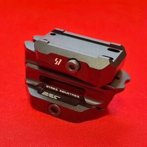 STRIKE INDUSTRIESタイプ Variable Optic T2マウント BK