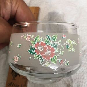 コップ　茶碗　茶器　昭和レトロ　シャビー　グラス　レトロポップ　花柄　フロストガラス　フロスト　ファンシー