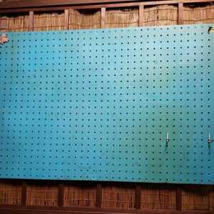 昭和　レトロ　昭和の暮らし　お台所　台所　キッチン　パンチングボード　壁掛け　収納ボード　ブルー　当時物　カレント　ハンガーボード