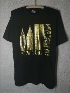 ｎ4039　Amlin　NEW　YORK　MANHATTAN　ニューヨーク　マンハッタン　ビル　金ラメ　プリント　半袖　tシャツ　人気　送料格安