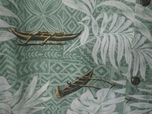 ｎ6675　美品　Royal Creations　ハワイ製　半袖　アロハ　リーフ　木製カヌー　民族　総柄　デザイン　人気　送料格安_画像3