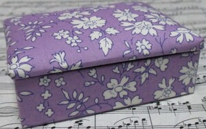 * Liberty Capelkaperu purple cloth box * storage gift BOX case 