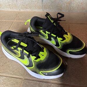 NIKE COSMIC RUNNER ナイキ コスミックランナー スニーカー 蛍光イエロー