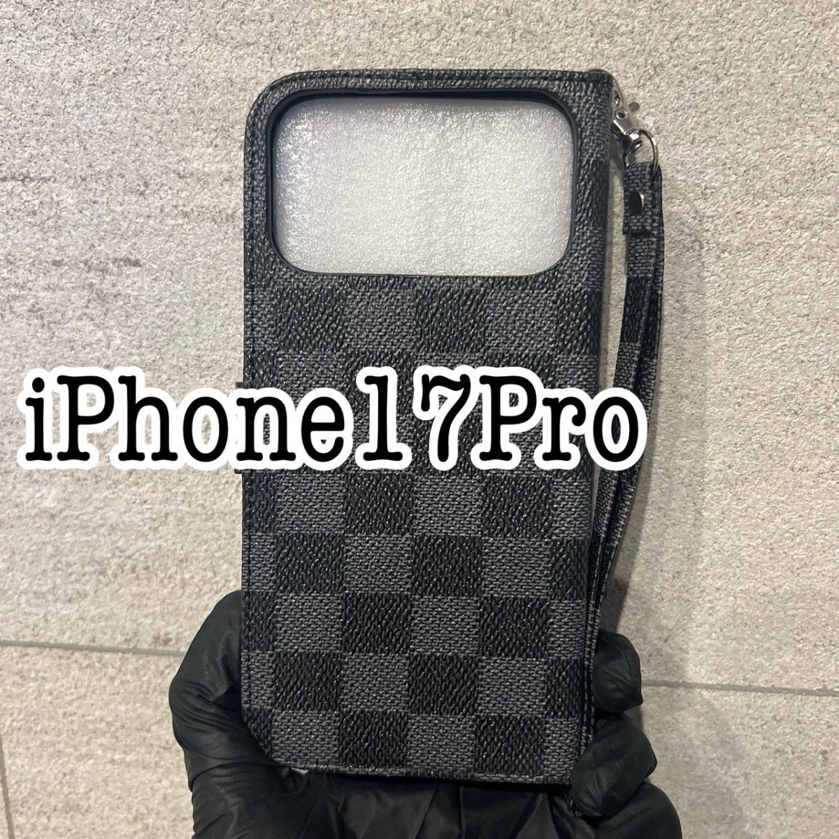 iPhone17Pro チェック柄手帳型ケース　ブラック　黒