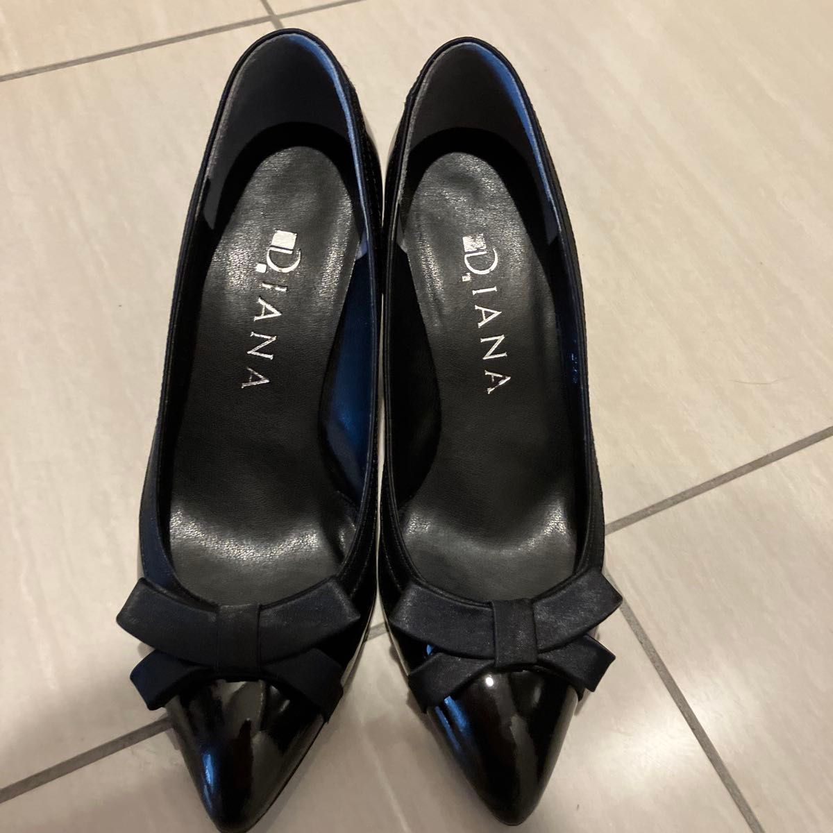 DIANA ダイアナ パンプス ブラック リボン エナメル21.5センチ