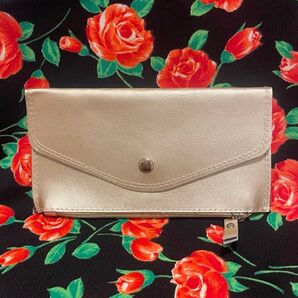 宝くじを入れていた時に当選した本革の金運長財布 中部地方在住知人お金持ち社長夫妻から頂いた長財布