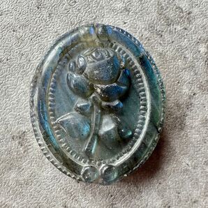 【 貫通穴あり 】ラブラドライト 天然石パーツ 薔薇①