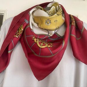 エルメスhermes カレ90 シルク製 赤×白×ゴールド 装飾スカーフ
