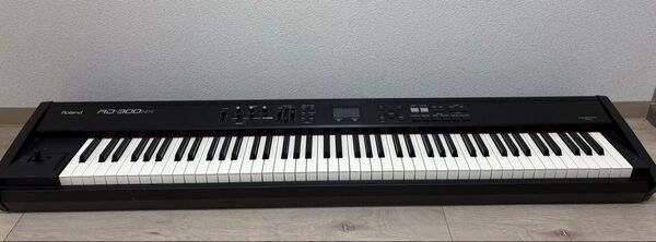 ローランド シンセサイザー RD-300NX GATOR CASES 付き