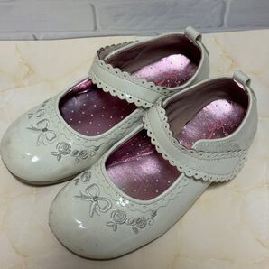 19cm フォーマルシューズ 白 ホワイト リボン バラ 刺繍 女の子 発表会 七五三