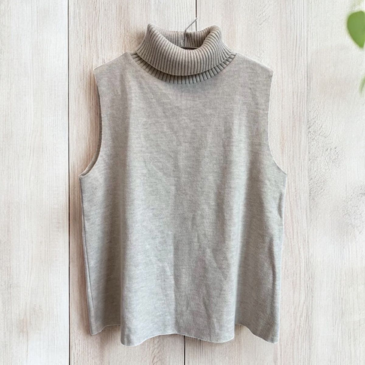 【ZARA】タートルネック ノースリーブ ニット グレー Ｓサイズ