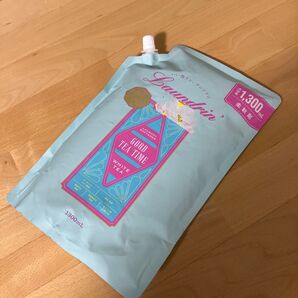 ランドリン 柔軟剤 ホワイトティー 1300ml