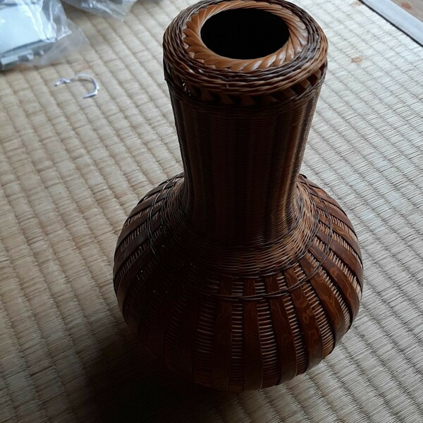 竹編み　花瓶　中国製