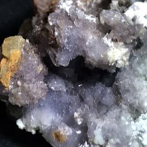紫色石膏Creedite（クリーダイト）・82g（中国産鉱物標本）
