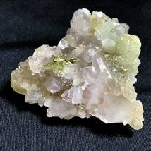 水晶上の葡萄石（プレーナイト）・30g（中国産鉱物標本）_画像5