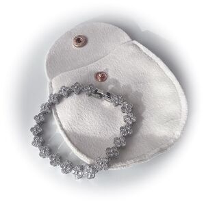 フラワーパターン ブレスレット チャーム ジルコーン 可愛い プレゼントにも 17㎝