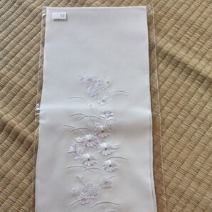 *139* 刺繍半襟 白地 桜柄 振袖 訪問着 留袖 卒業式 入学式