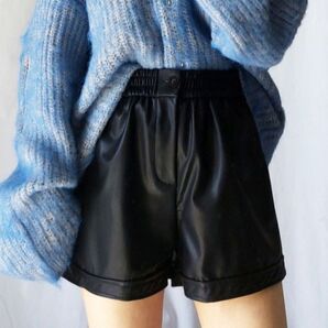 未使用タグ付き ロールアップ風フェイクレザーショートパンツ 黒 S ブラック me+em select ミームセレクト 短パン