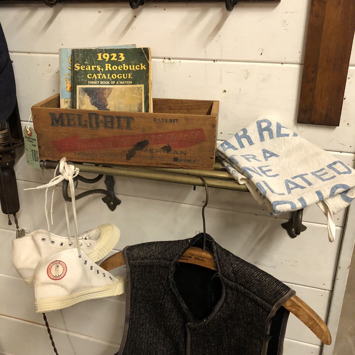 vintage】ホウキホルダー フック 店舗什器 antique ブロカント 古道具