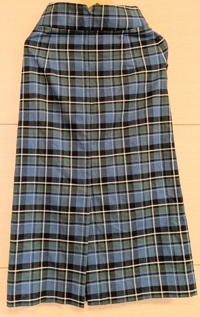 未使用　ニコアンド Niko and チェック柄 タイト ロングスカートです。