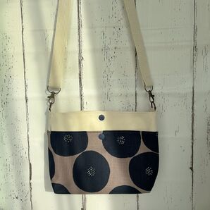 ☆ハンドメイド☆人気のあんぱん柄生地と帆布のサコッシュ☆ショルダーバッグ☆