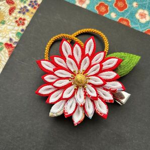 赤 白 紅白 髪飾り 七五三 ヘアクリップ キッズ 浴衣 袴 卒業式 ひな祭り 七夕 和装 発表会 つまみ細工 正月