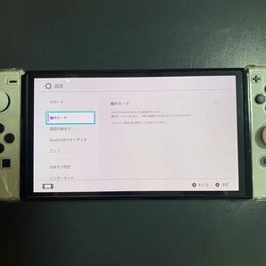 Nintendo Switch 有機ELモデル本体(備品有)+肉球ボタンカバー、ジョイコン保護カバー付