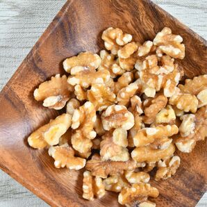 生くるみ 700g 無添加 無塩 LHP 生だから栄養たっぷり。 そのまま食べることができます。