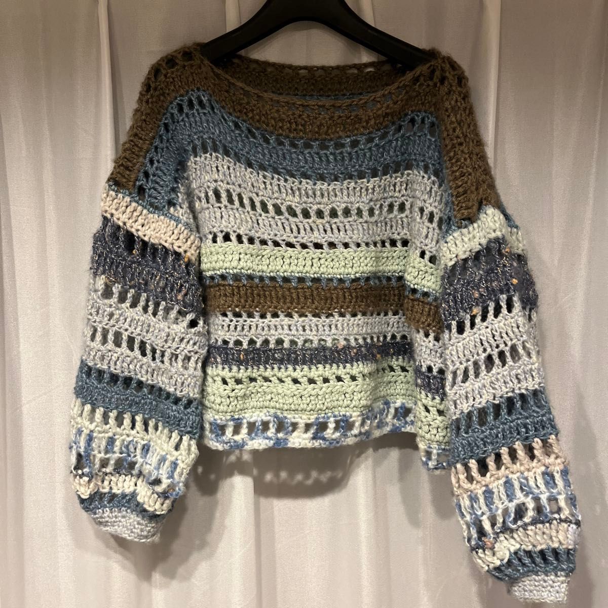 ハンドメイド　冬服　プルオーバー　水色　ブルー セーター ニット 透かし編み トップス ボーダー 長袖　チョコミント　手編み　