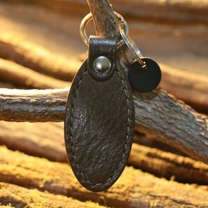 栃木レザー社 オイルバケッタ使用 ハンドメイド レザーキーホルダー